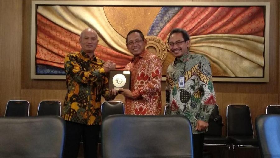 BRIsyariah bersama PT PLN menandatangani kerja sama layanan payroll melalui cash management system (CMS), pada Rabu, (30/10/2019).
