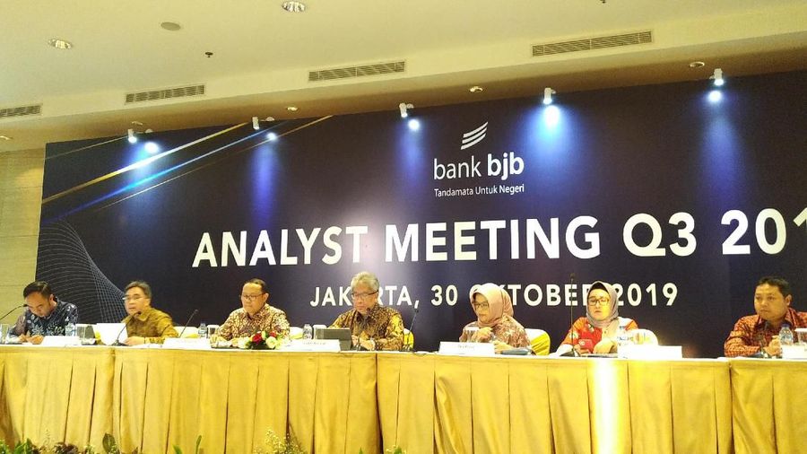 PT Bank Pembangunan Daerah Jawa Barat dan Banten Tbk (BJBR) menargetkan laba akhir 2019 mencapai Rp 1,6 triliun hingga Rp 1,7 triliun.