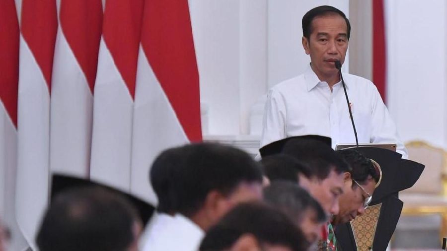 Presiden Joko Widodo (Jokowi) menegaskan komitmennya untuk menyelesaikan hantu yang bernama defisit transaksi berjalan (current account deficit/CAD)