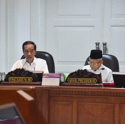 Siapa yang Awalnya 'Desak' Jokowi Restui Investasi Miras?