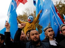Mengenal Muslim Uighur yang Dibela Mesut Ozil