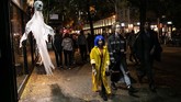 Halloween, yang diambil dari kalimat 'All Hallows' Eve', dirayakan sebelum All Saints' Day pada 1 November. (Getty Images/AFP/Jeenah Moon)