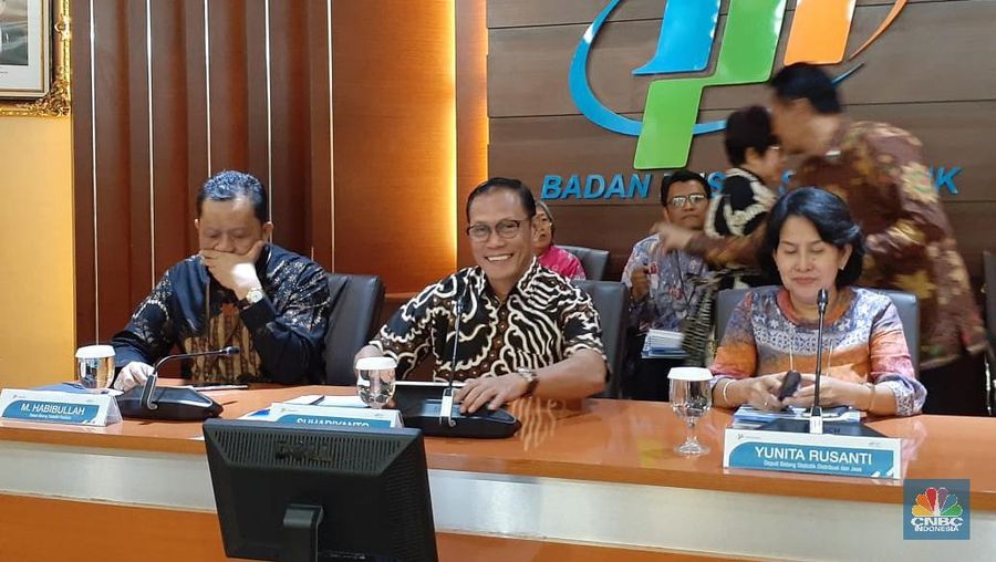 BPS Suhariyanto mengatakan kenaikan cukai rokok yang mulai berlaku tahun depan tidak akan berdampak besar ke inflasi.