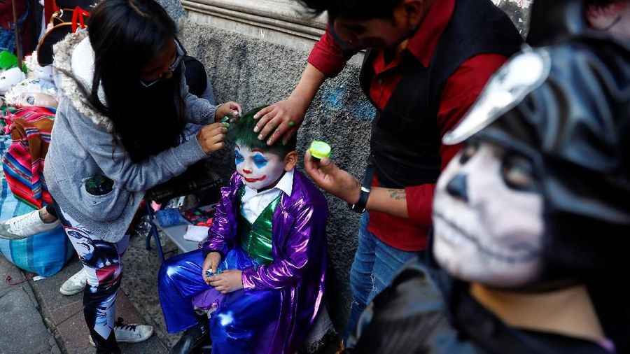 Hari Halloween yang jatuh pada hari Kamis (31/10/2019) dirayakan di seluruh dunia dengan cara yang berbeda-beda.