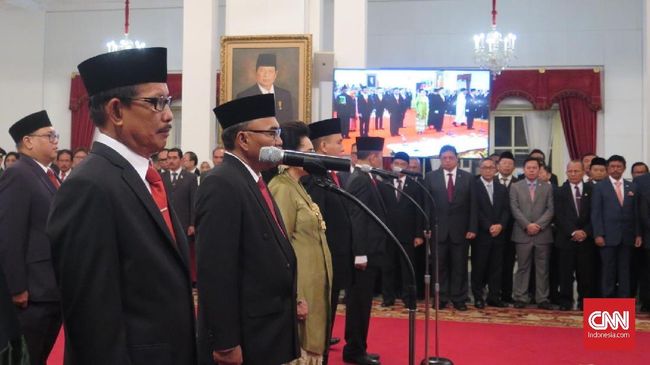 Jokowi Resmi Lantik Komisi Kejaksaan Periode 2019-2023