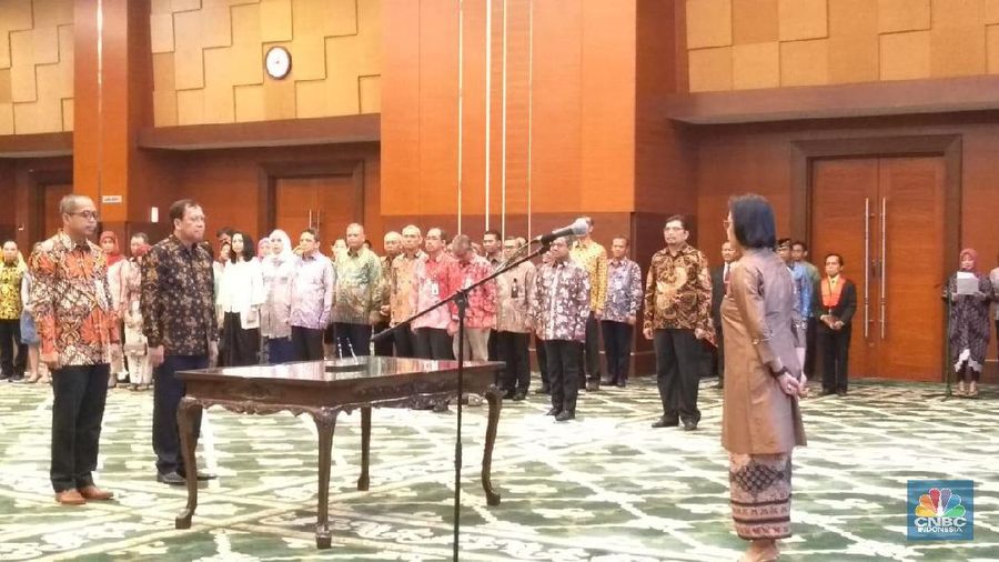 Dari demo buruh hingga sekolah rusak. Ini deretan foto sepekan CNBC Indonesia