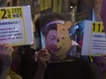 VIDEO: Pedemo Hong Kong Kenakan Topeng Halloween