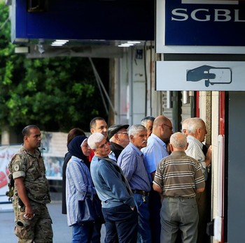 2 Pekan Tutup, Sejumlah Bank di Lebanon Terancam Rush