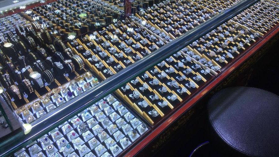 Emas masih jadi instrumen investasi