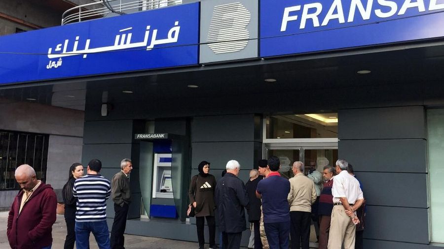 Bank-bank Lebanon berusaha untuk mencegah pelarian modal ketika mereka buka kembali pada hari Jumat (1/11/19) tanpa memaksakan kontrol modal formal.