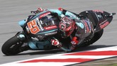 Fabio Quartararo berhasil meraih pole position pada menit akhir kualifikasi. (AP Photo/Vincent Phoon)