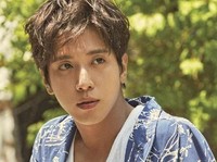 Vokalis CNBLUE Jung Yong Hwa Selesai Wajib Militer, Terus?