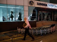 Anarkis! Pendemo Hong Kong Serang Kantor Berita Xinhua