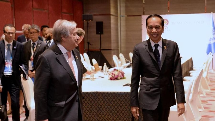 Presiden Joko Widodo (Jokowi) mengajak negara-negara di kawasan ASEAN untuk menguatkan kerja sama.