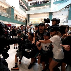 Pendemo Makin Beringas, China Diminta Lebih Tegas!