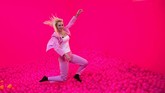 Harga tiket masuk ke pameran ini 19.90 euro (sekitar Rp300 ribu) per orang. (AFP/Ina Fassbender)