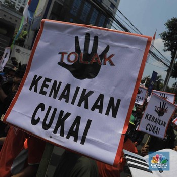 Penampakan Ratusan Petani Tembakau Geruduk Kantor Sri Mulyani