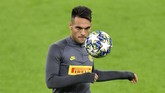 Lautaro Martinez menjadi salah satu pencetak gol Inter ke gawang Borussia Dortmund pada pertandingan matchday ketiga Liga Champions. (AP Photo/Martin Meissner)