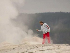 Awalnya Iseng, Pria Ini Jatuh ke Kawah Asam hingga Tubuhnya Larut