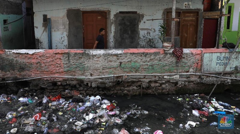 Melihat potret pemukiman Jati Bunder Kebon Melati yang kumuh.