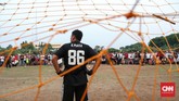 Babak adu penalti pertandingan Sparta VS Putra Betawi pada laga Porsegeb Cup IV. Setiap tim yang memenangi turnamen tarkam bisa mendapatkan hingga Rp30 juta. (CNNIndonesia/Safir Makki)