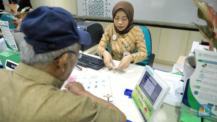 Presiden Joko Widodo resmi menaikkan iuran BPJS Kesehatan sebesar 100 persen yang akan berlaku mulai 1 Januari 2020.