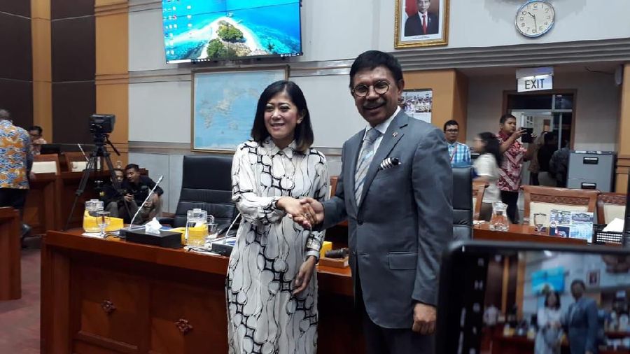 Johnny Plate ditanya anggota Komisi I DPR soal spyware pembobol WhatsApp milik perusahaan Israel.