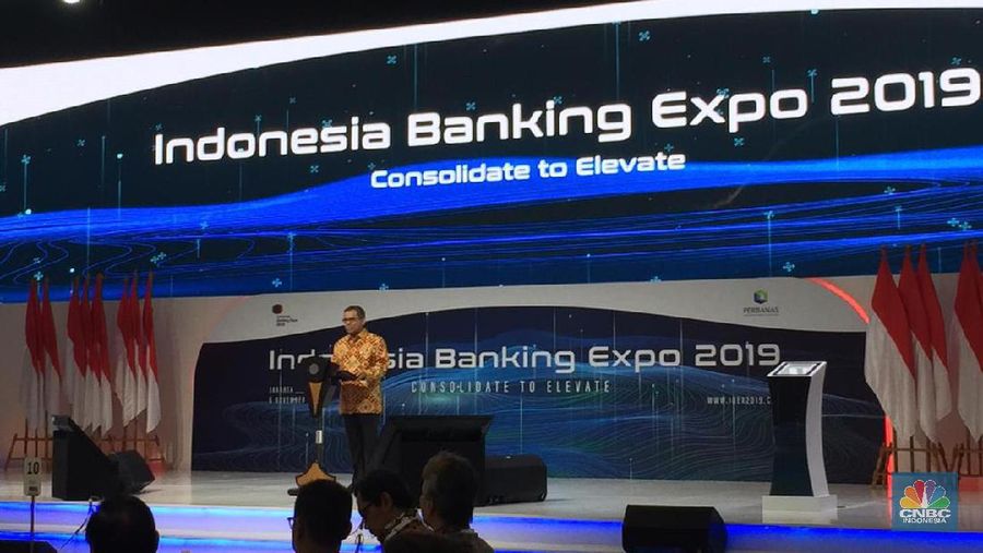 Di tengah ketidakpastian global dan melemahnya ekonomi dunia, pemerintah mesti mengatur kebijakan fiskalnya