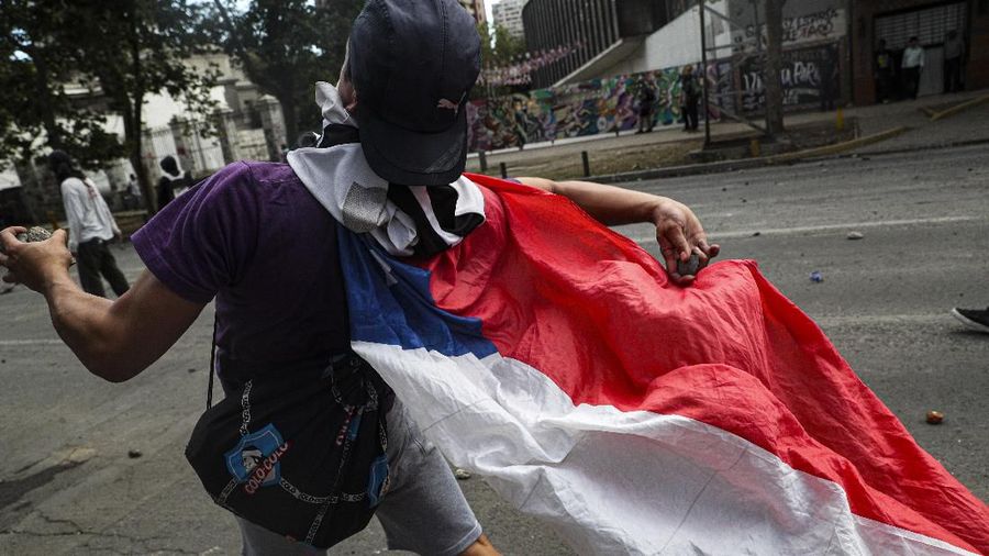 Kasus Chile menjadi pelajaran persoalan geopolitik harus jadi pertimbangan saat menjalin kerja sama.