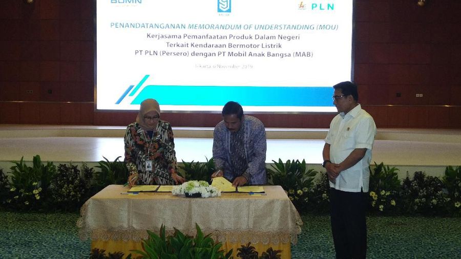 PLN dan Mobil Anak Bangsa (MAB) bekerja sama untuk rencana sinergitas dalam pemanfaatan produk dalam negeri untuk produksi kendaraan bermotor listrik.