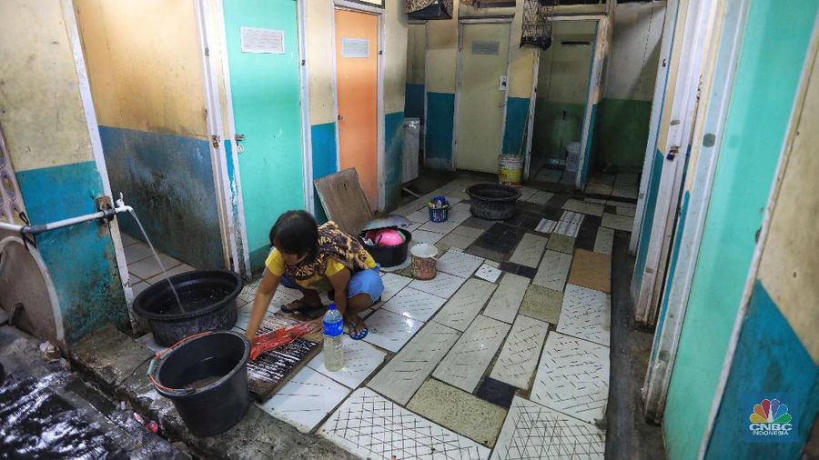 Sebagian besar merupakan pendatang dari luar Jakarta.