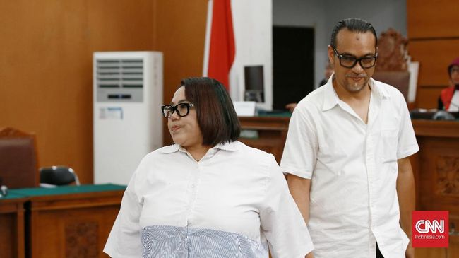 Kasus Narkoba, Nunung dan Suami Hadapi Vonis Hakim