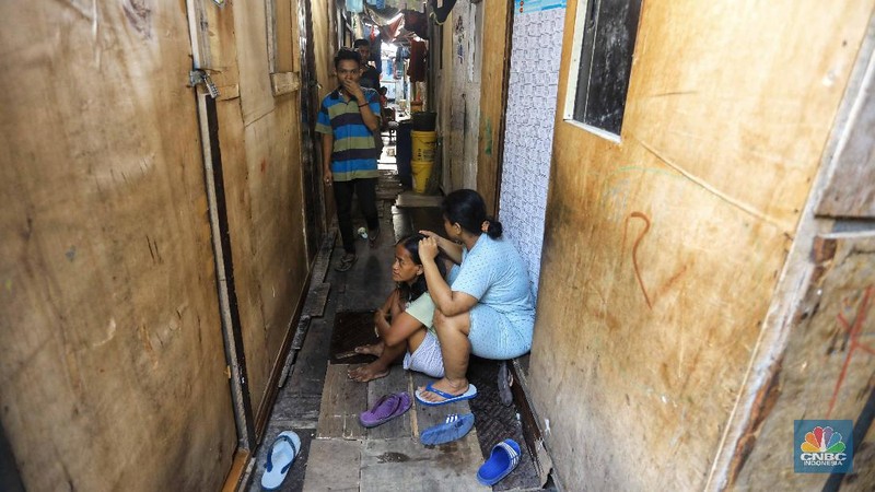 Sebagian besar merupakan pendatang dari luar Jakarta.