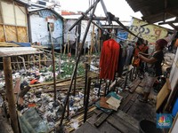 Potret Warga Pinggir Rel yang Lebih Suka Tinggal di Jakarta Daripada di Kampung