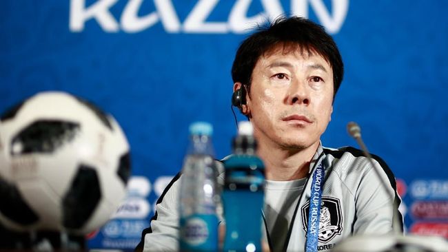 Pengamat: Shin Tae-Yong Lebih Bermanfaat dari Luis Milla