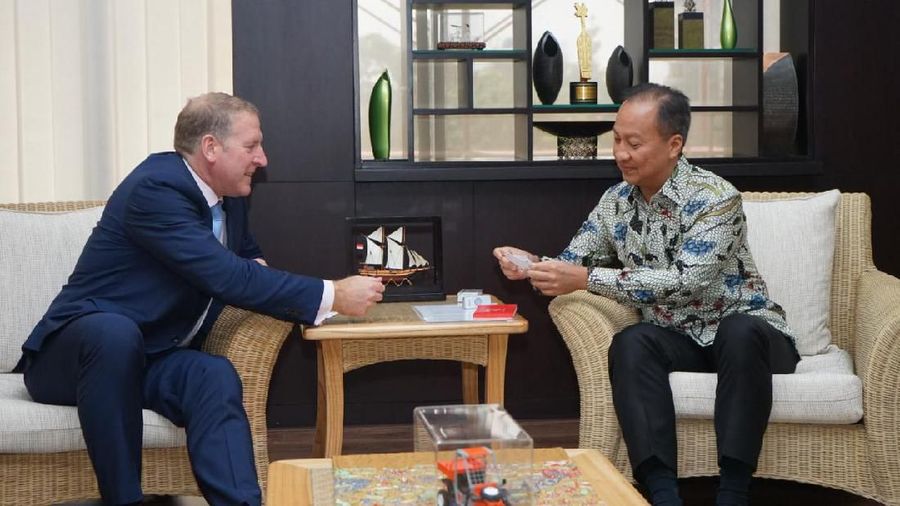 Dunlop akan membangun pabrik ban pesawat senilai Rp 1 triliun di Karawang.