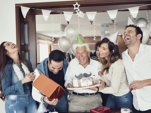 40 Ide Ucapan Ulang Tahun untuk Ayah dalam Bahasa Indonesia dan Inggris