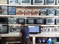 Ekonomi Lemah-Lesu, Jualan Toko-Toko Elektronik Anjlok