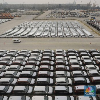 Intip Suasana Ekspor Mobil di Tanjung Priok