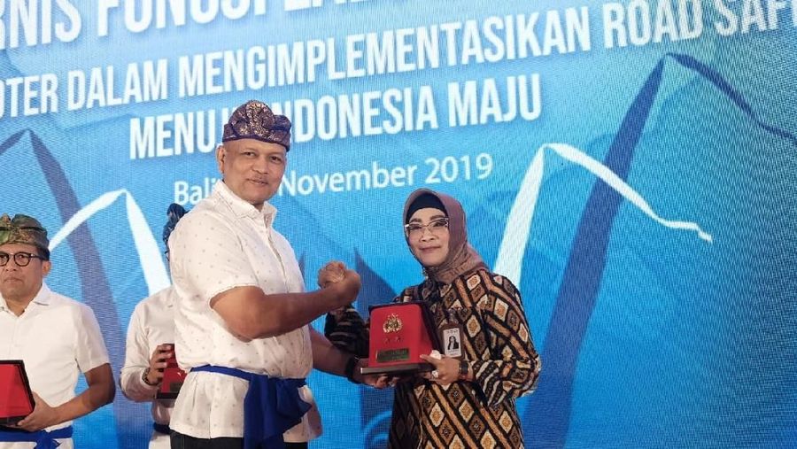 Setelah sukses meluncurkan Smart SIM, Korlantas Kepolisian Republik Indonesia POLRI mengenalkan sistem Registrasi Online NRKB Pilihan Nasional (ROPILNAS).