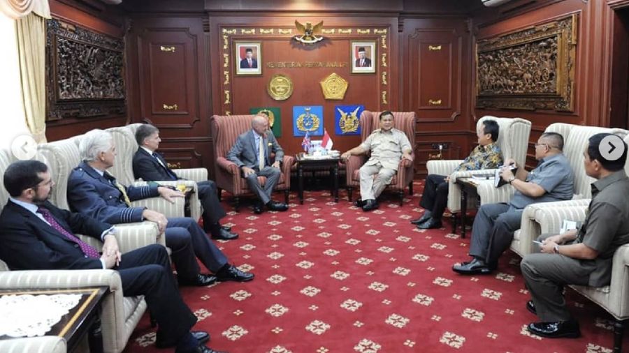 Menteri Pertahanan Republik Indonesia Letnan Jenderal TNI (Purn) Prabowo Subianto menerima kunjungan sejumlah duta besar negara sahabat, kemarin.