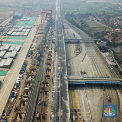 Volume Padat Kendaraan Picu Tol Layang Japek Ditutup 1,5 Jam