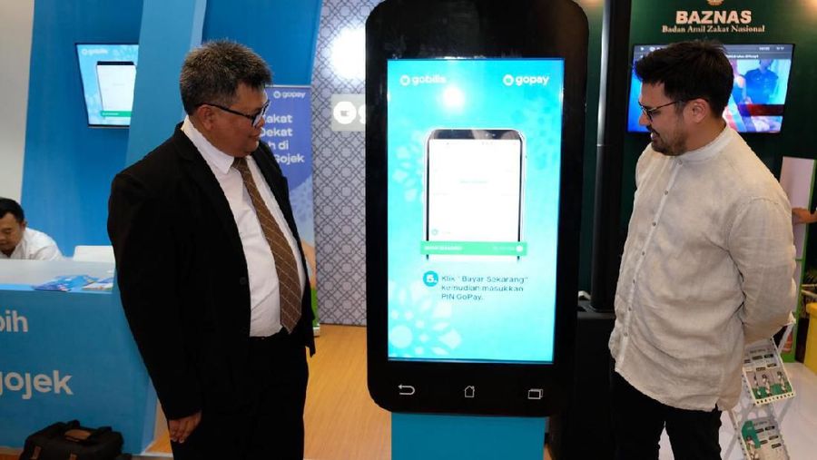 Badan Amil Zakat Nasional (Baznas) buka suara mengenai pembayaran zakat melalui aplikasi digital seperti Gojek yang sudah menjadi kebiasaan masyarakat.