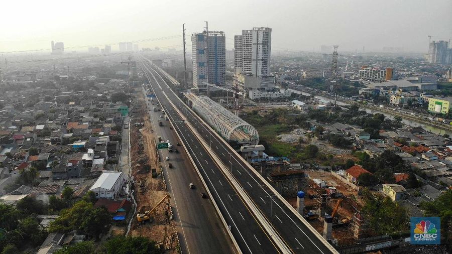 Proyek di kawasan Jalan Tol-Cikampek merupakan Jalan Tol Layang Jakarta-Cikampek (elevated), LRT Jabodebek dan Kereta Cepat Jakarta-Bandung.