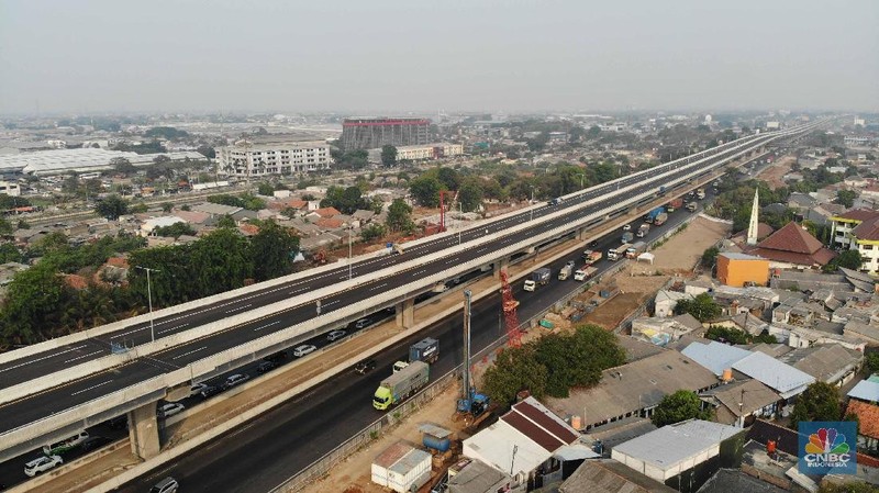 Proyek di kawasan Jalan Tol-Cikampek merupakan Jalan Tol Layang Jakarta-Cikampek (elevated), LRT Jabodebek dan Kereta Cepat Jakarta-Bandung.
