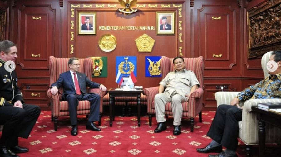 Menteri Pertahanan Republik Indonesia Letnan Jenderal TNI (Purn) Prabowo Subianto menerima kunjungan sejumlah duta besar negara sahabat, kemarin.