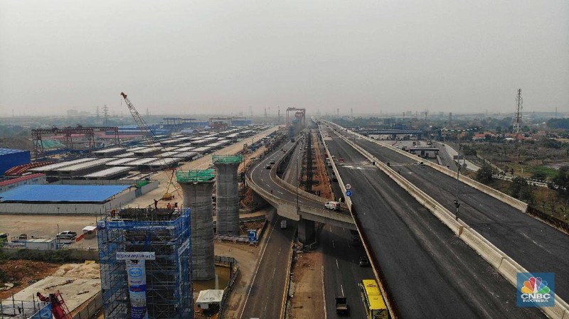 Proyek di kawasan Jalan Tol-Cikampek merupakan Jalan Tol Layang Jakarta-Cikampek (elevated), LRT Jabodebek dan Kereta Cepat Jakarta-Bandung.