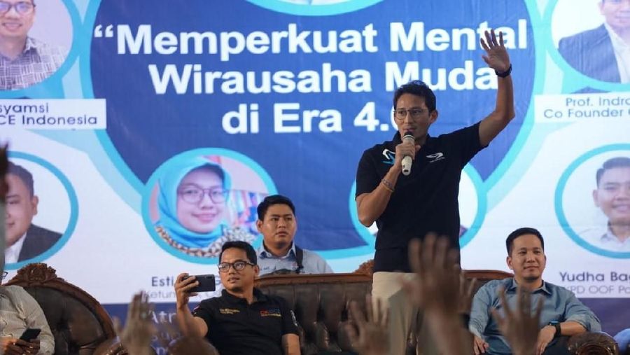 Sandiaga Uno melihat ada tantangan ekonomi yang sangat besar dalam menghadapi revolusi industri 4.0