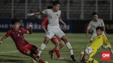 Unggul tiga gol tidak membuat Timnas Indonesia U-19 berpuas diri. Skuat arahan Fakhri Husaini terus mencoba menekan pertahanan Hong Kong. (CNN Indonesia/Bisma Septalisma)