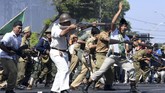 Berbagai komunitas turut serta dalam Parade Juang 2019 ini dan masing-masing menampilkan narasi atau kisah berbeda. (ANTARA FOTO/Zabur Karuru)
